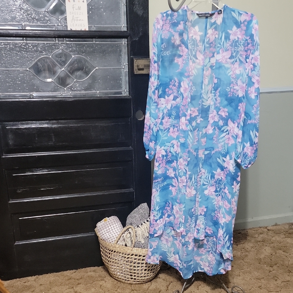 NWOT Colleen Lopez Blue and Pink Floral Kimono With Tie Woman Size S